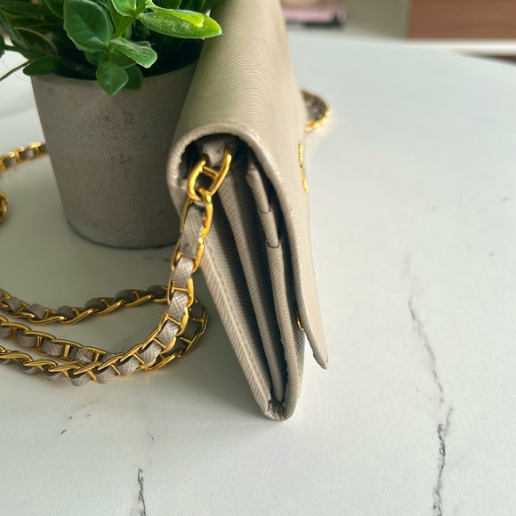 Authentic Prada Saffiano Wallet on Chain - Picture 3 of 11